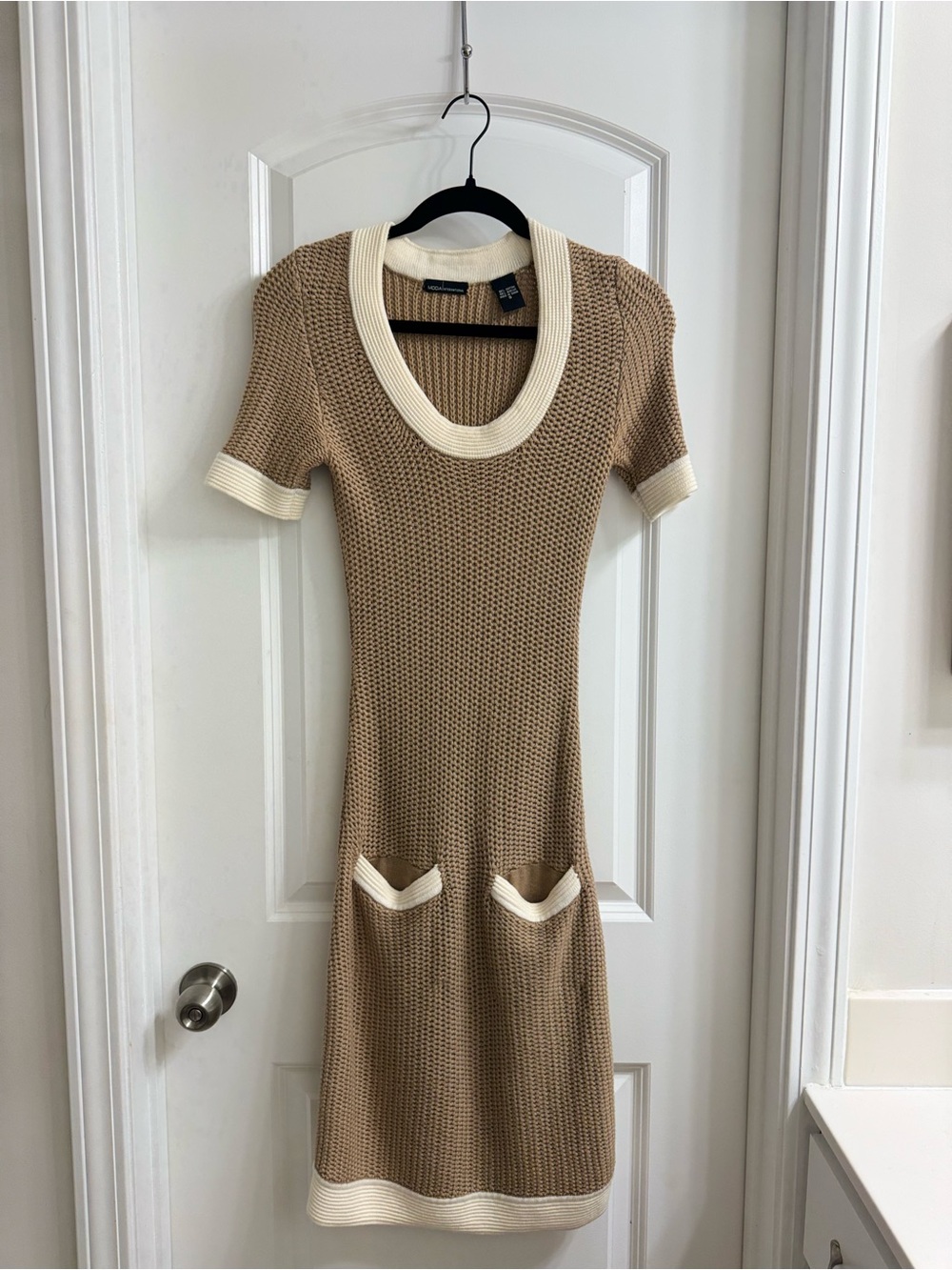 MODA International Men’s Tan Knit Sweater with Cream Trim
